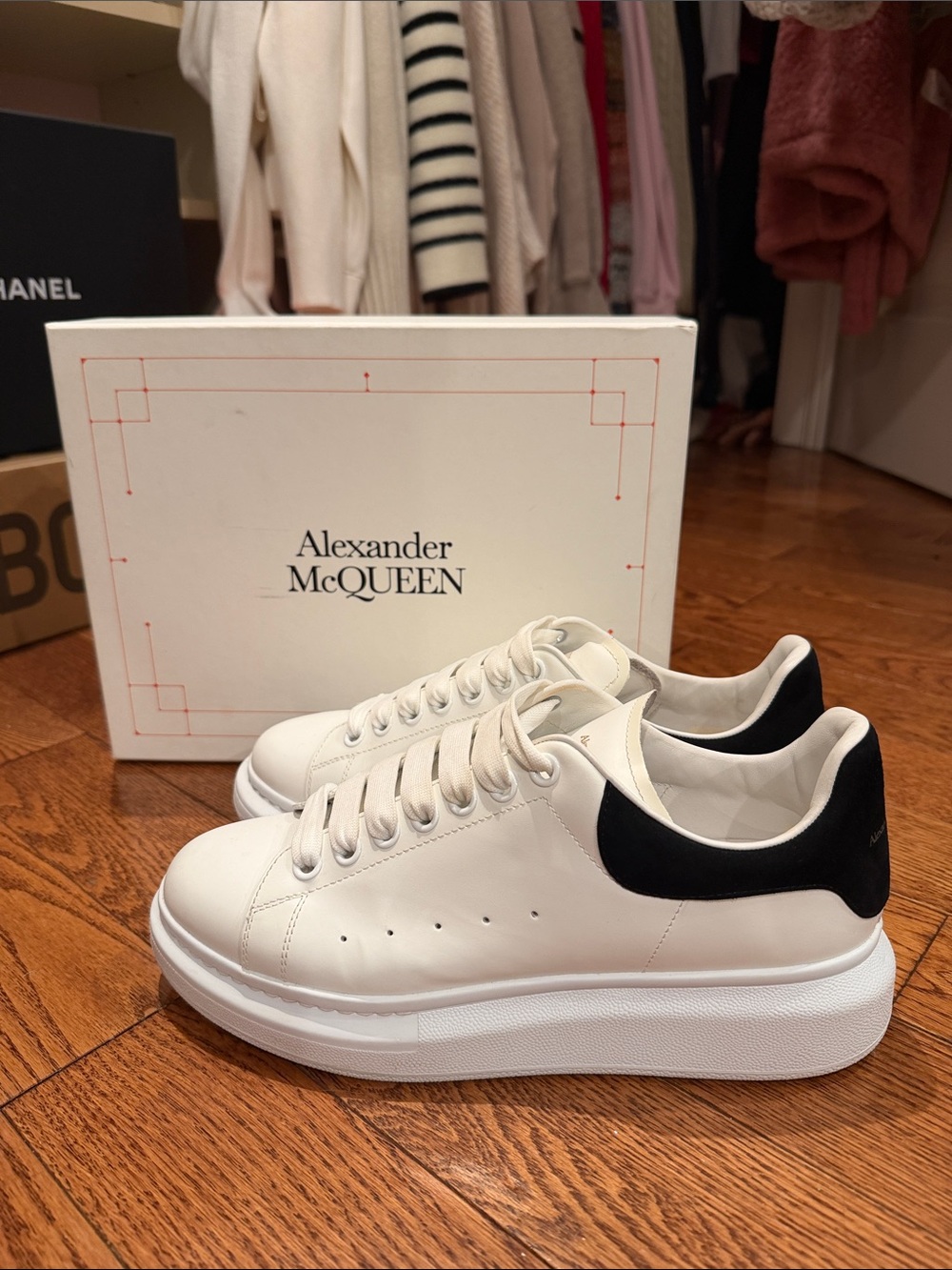Alexander McQueen Women's Oversized Sneaker in White/Black - Size 41 (US 11)